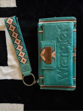 Wrangler Turquoise Wristlet with Patterned Strap